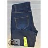 Image 1 : NEW BLUECRUSH JEANS SIZE 3