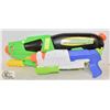 Image 1 : 2 SUPER SOAKERS LARGE SIZE