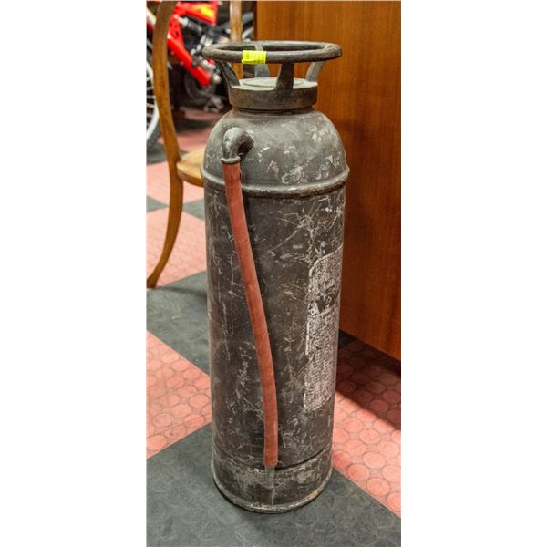 25  ANTIQUE FIRE EXTINGUISHER LOTS OF PATINA