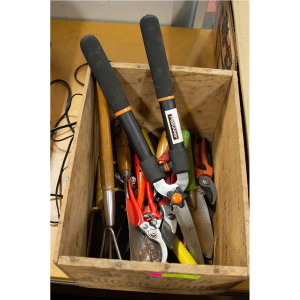 19 PC GARDEN TOOLS