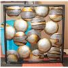 Image 1 : METAL WALL ART HANGING 24" X 24"