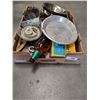 Image 1 : BOX LOT COLLECTIBLES