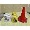 Image 1 : Motor Oil, Antifreeze - Coolant & 2 Pylons