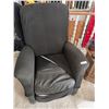 Image 1 : 2 Lifting Chairs with Covers