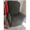 Image 2 : 2 Lifting Chairs with Covers