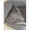 Image 3 : 2 Lifting Chairs with Covers