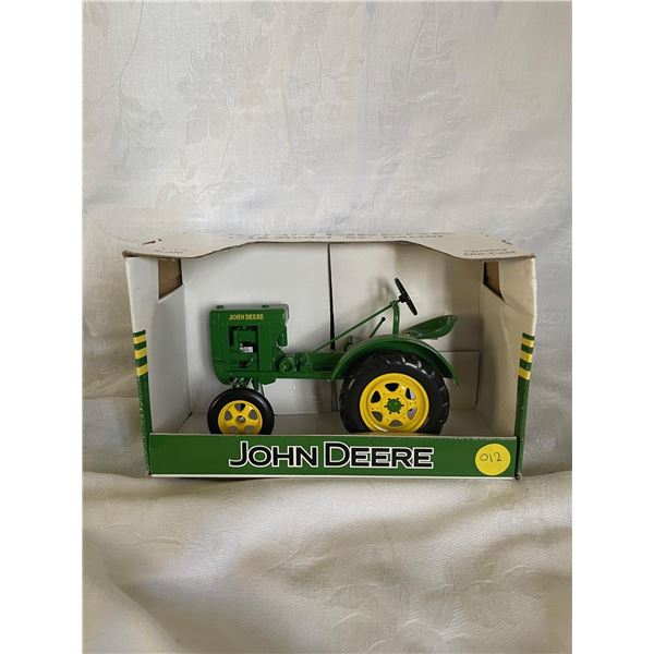 JD 1/16 Model 62 Tractor