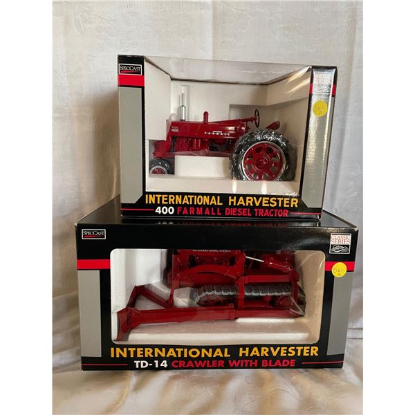 A+B  International Harvester 400 Farmall Diesel Tractor 1/16 and International Harvester TD-14 Crawl