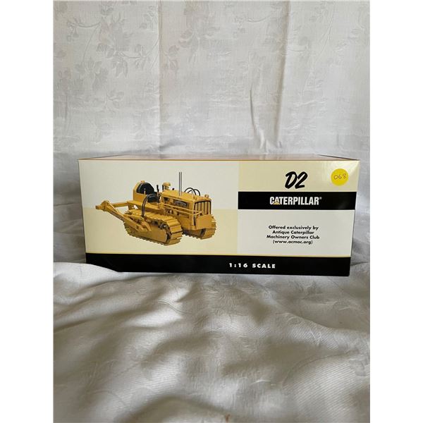 D2 Caterpillar 1/16 (5U Series) with tool bar ripper