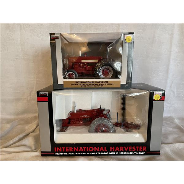 A+B  International Harvester 1/16 Highly Detailed Farmall W450D Diesel Wide Front Tractor and Highly