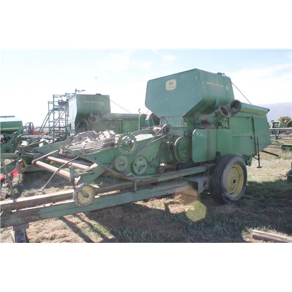 JD Pull type combine SN 42-4158 c/w pickup