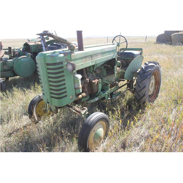 JD M c/w sickle mower/original, c/w rear pulley 3 pt. hitch