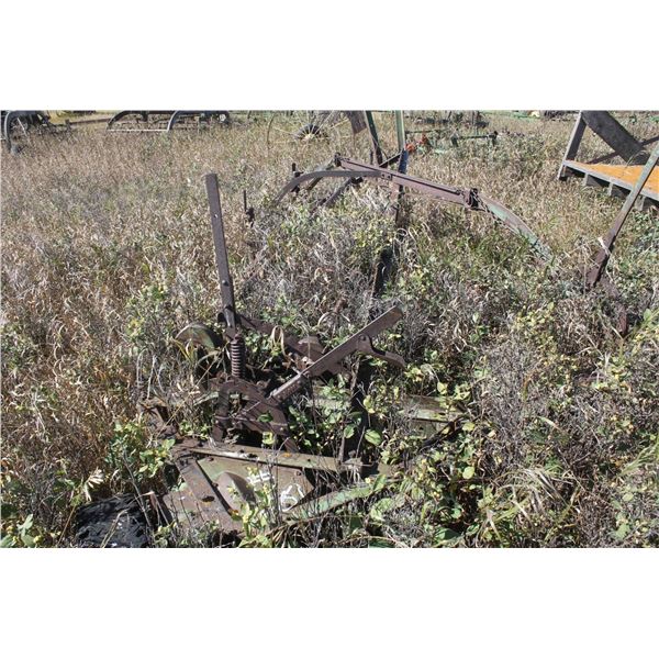 Old JD side delivery rake