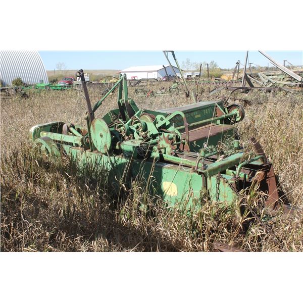 JD 24T square baler