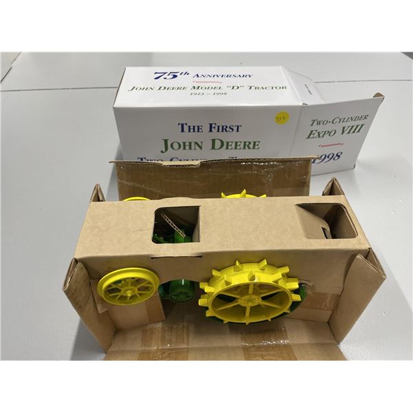John Deere: Two-Cylinder Club Expo VIII 1998: JD Model “D” Tractor (1/16)