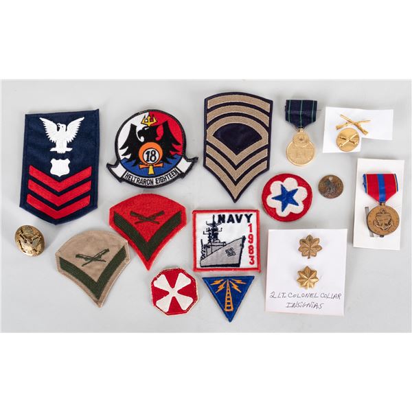 US MEDALS AND PATCHES (28)