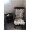 Image 1 : Rocking Chair and Bookshelf