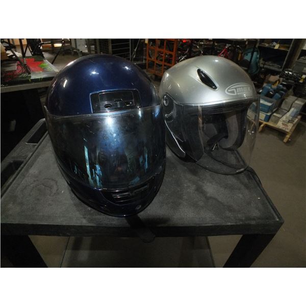 2 Motorcycle Helmets