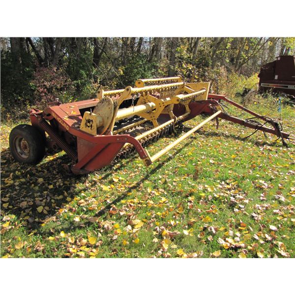 New Holland haybine 495 ; new wobble box, guards, knives ; Field ready