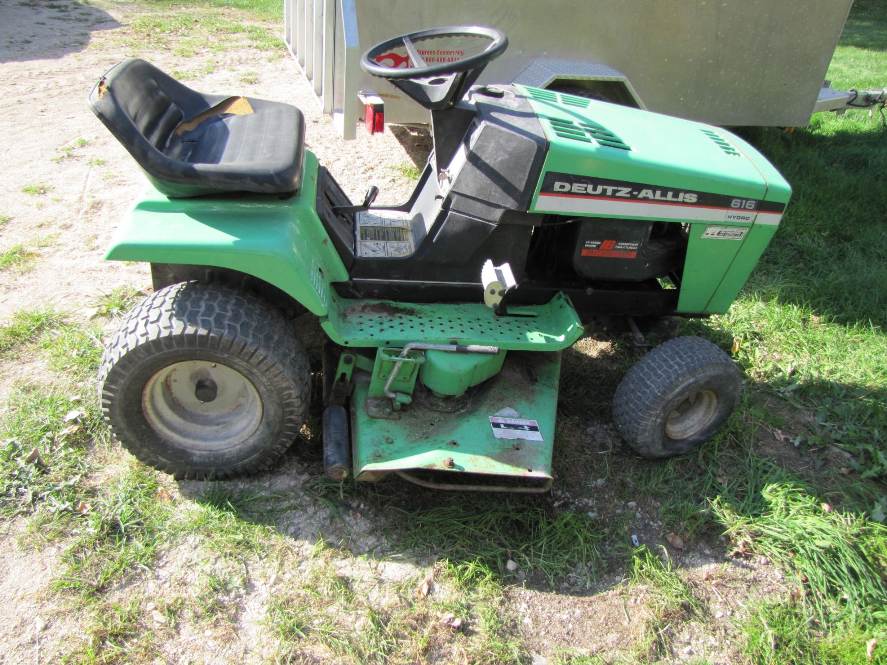 Deutz Allis 616 Garden Tractor - runs