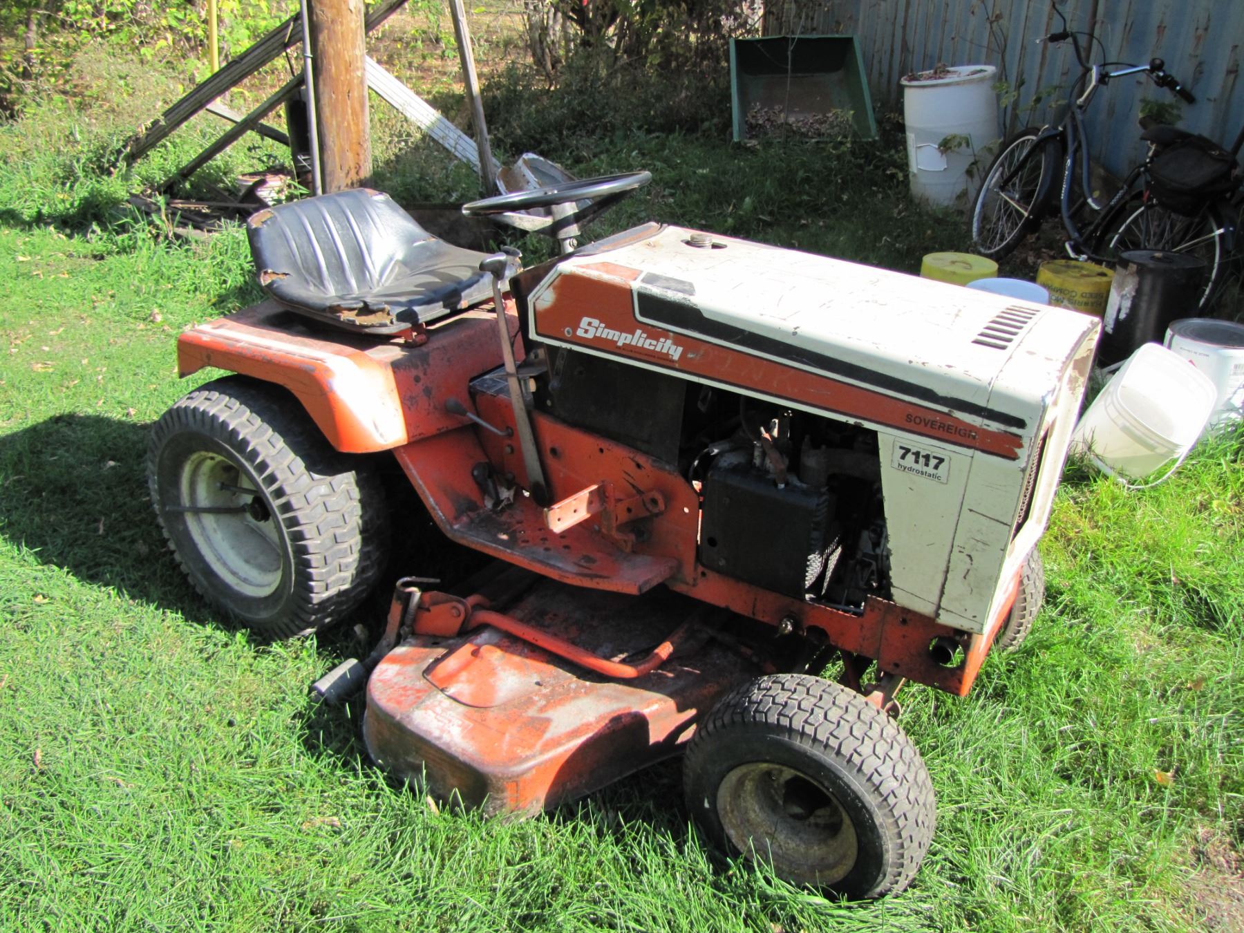 Simplicity 7117 garden tractor with attachments as pictured