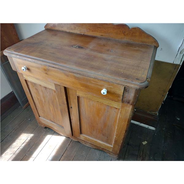 ANTIQUE WOODEN WASH STAND W/ PORCELAIN PULLS