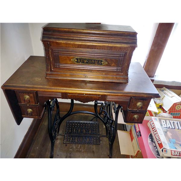 NEW HOME ANTIQUE SEWING MACHINE