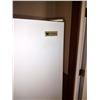 Image 2 : WESTINGHOUSE REFRIGERATOR - RUNS