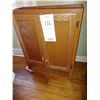 Image 1 : 2 DOOR OAK CUPBOARD