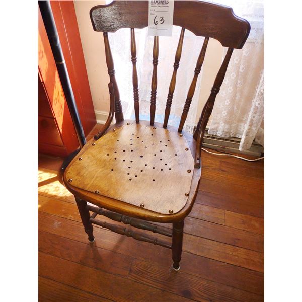 SINGLE OAK CHAIR