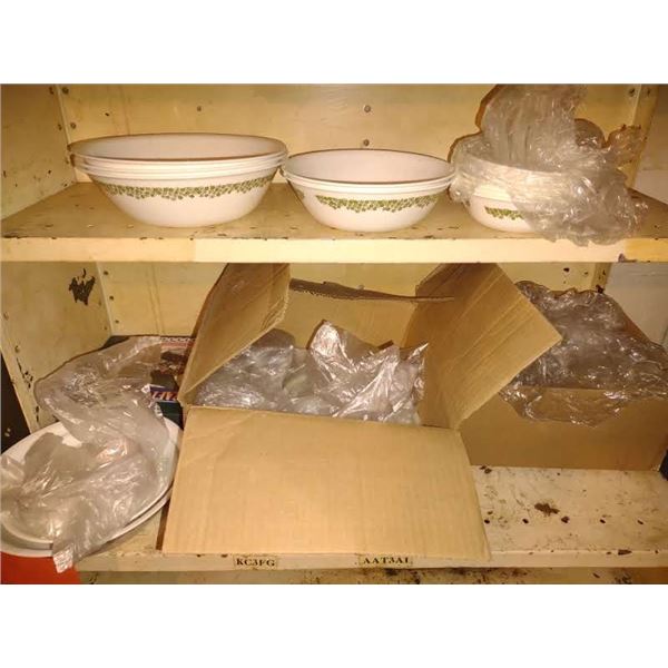 CORELLE BY CORNINGWARE SET, LOOKS NEW