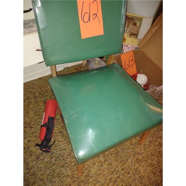 VINTAGE MID CENTURY MODERN PADDED VINYL CHAIR