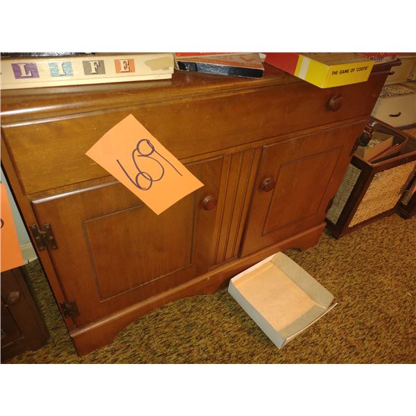 NICE VINTAGE WOODEN 1 DRAWER OVER 2 DOOR CHEST