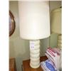 Image 2 : BUNDLE LOT: SOLID OAK MAGAZINE STAND, DIGITAL CAMERA, 2 TABLE LAMPS