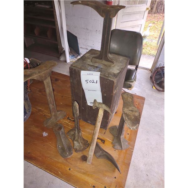 ANTIQUE SHOE REPAIR KIT AND BOX