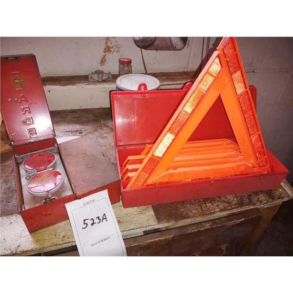 EMERGENCY ROAD KIT / LOOK NEW