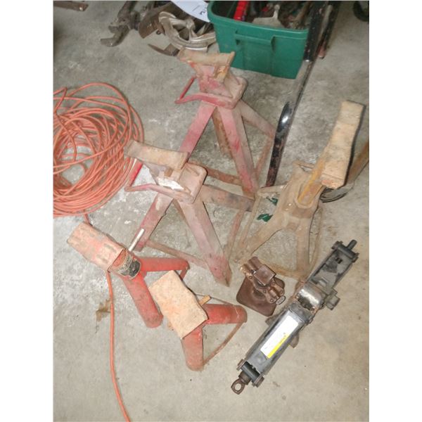 ASSORTED FLOOR JACK STANDS