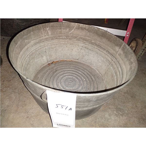ANTIQUE GALVANIZED TUB