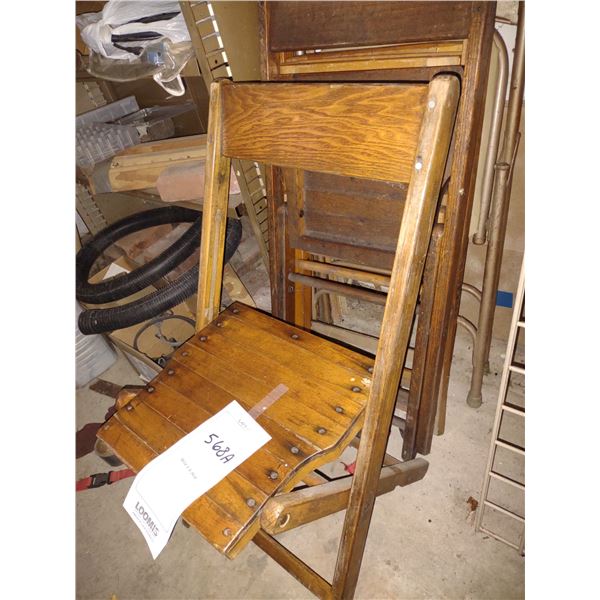4 WOODEN CHAIRS, 1 METAL CHAIR