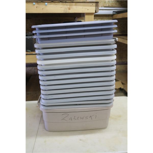 Lot of 18 Plastic Tubs/Dish Tubs