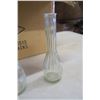 Image 3 : Box of Matching Flower Vases