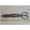 Image 4 : 3 Pairs of Shears  - 2 sm. 1 Large