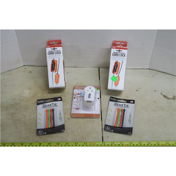 USB Charger, 2x Cord Locks & Wire Ties - NIB
