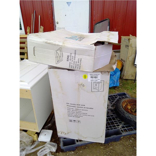 Luxo Marbre Marble Sink and Vanity