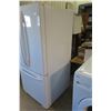 Image 8 : GE Fridge/Freezer w/ Ice Maker - 30.5W x 33D x 68T in.