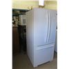 Image 9 : GE Fridge/Freezer w/ Ice Maker - 30.5W x 33D x 68T in.