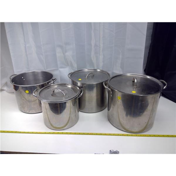 4 Cooking Pots (1 Missing Lid)