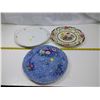 Image 1 : 3 Decorative Plates