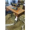 Image 9 : Singer Sewing Machine