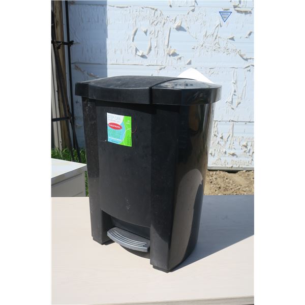 30L Trash Can